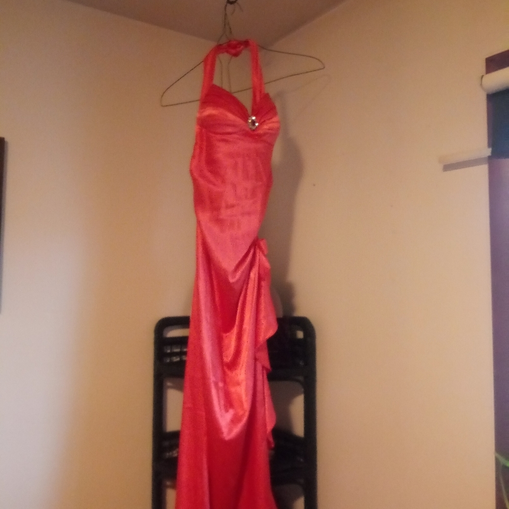 Halter peach prom dress size 5/6 silk like